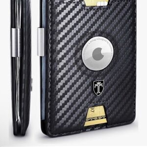 Travando Carbon Fiber Wallet with AirTag Slots